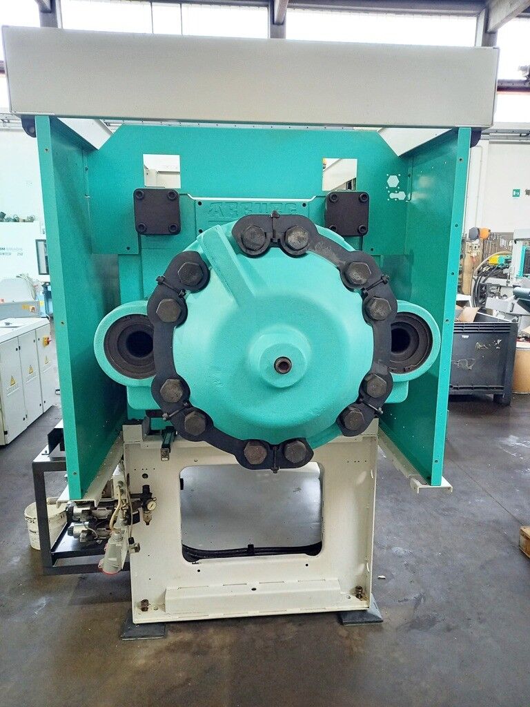 Used ARBURG 570C ADVANCE  2000-675 injection moulding machine