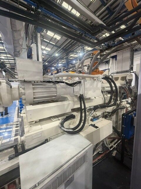 Used SANDRETTO MEGA T  4435  610 injection moulding machine