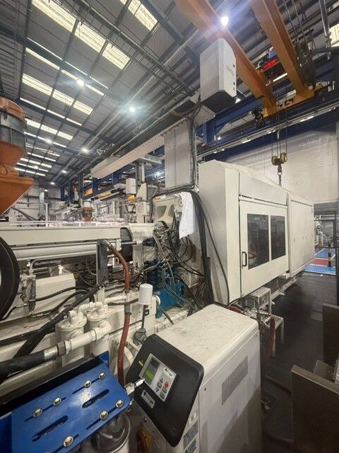 Used SANDRETTO MEGA T  4435  610 injection moulding machine