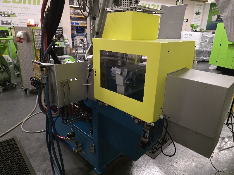 Used Boy 22MHV injection moulding machine