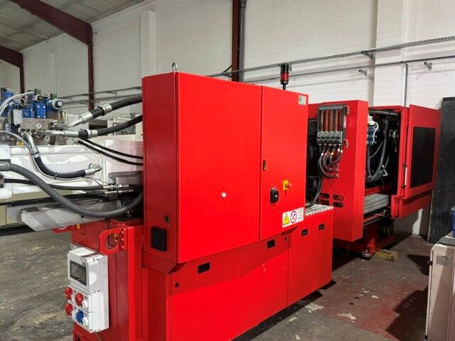 Used NEGRI BOSSI V  2100H-1600 injection moulding machine