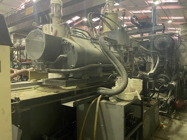 Used SANDRETTO  MEGA HES injection moulding machine