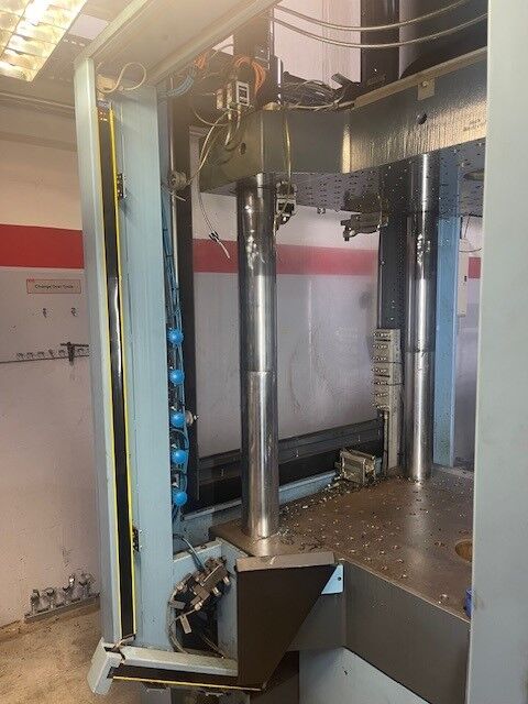 Used ENGEL INSERT 1350H  250 injection moulding machine