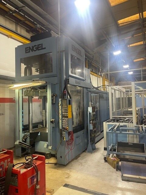 Used ENGEL INSERT 1350H  250 injection moulding machine
