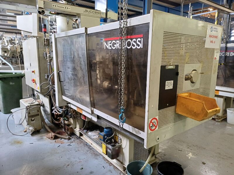 Used NEGRI BOSSI V 850H-300 injection moulding machine