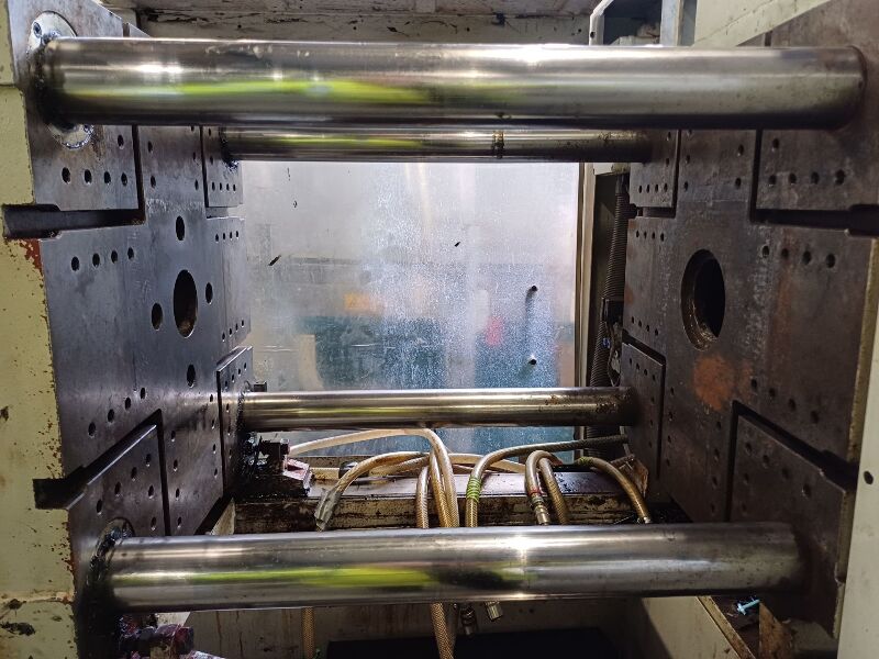 Used NEGRI BOSSI V 850H-300 injection moulding machine
