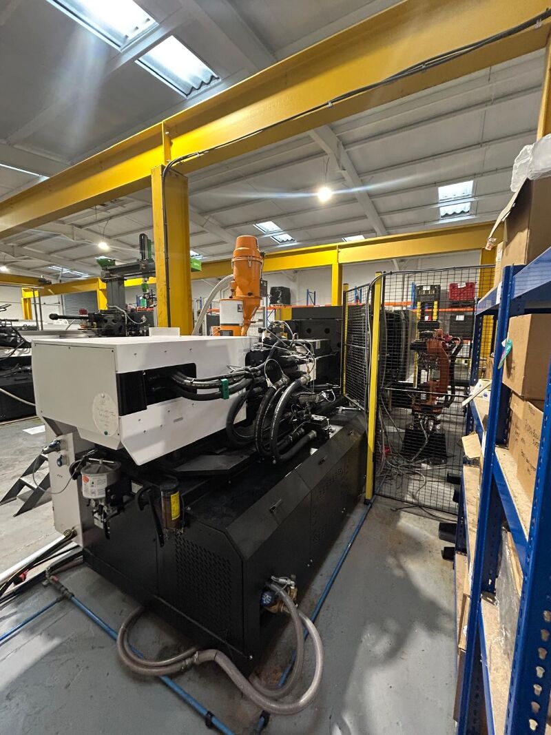 Used BORCHE Bi 2240320 injection moulding machine
