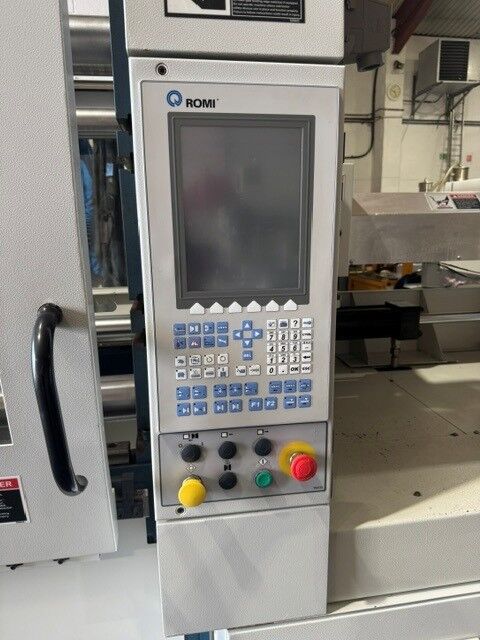 Used ROMI EN 1000 injection moulding machine