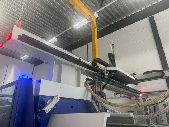 Used WITTMANN BATTENFELD SmartPower 3002250 injection moulding machine