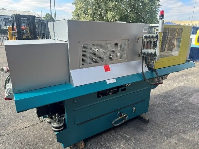 Used BOY E 550-205 injection moulding machine