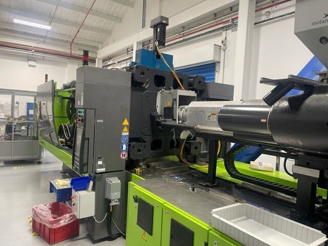 Used ENGEL e-motion 3440-380 injection moulding machine