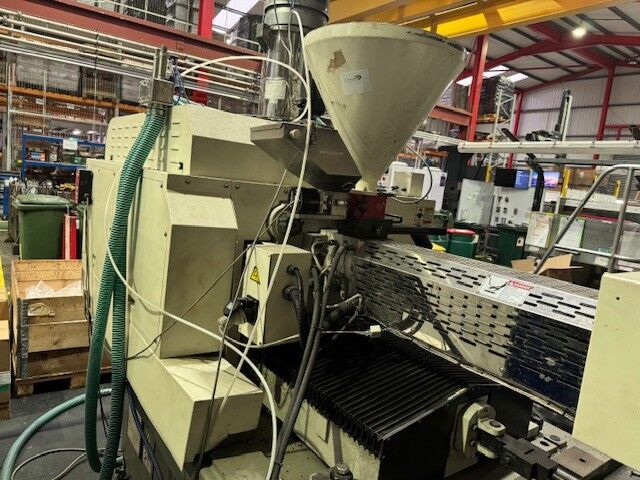Used VICTOR TAICHUNG ALL ELECTRIC Va-II 2000H-475 injection moulding machine