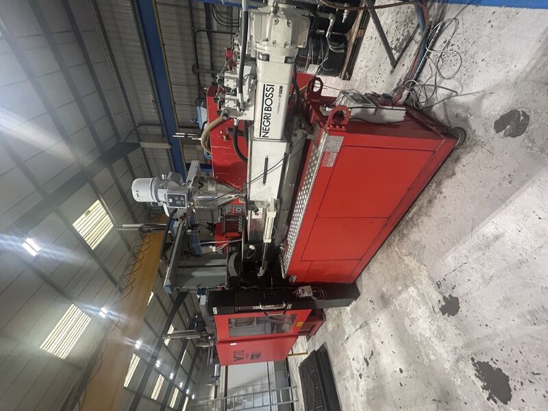 Used NEGRI BOSSI V CANBIO 2100H-820 injection moulding machine