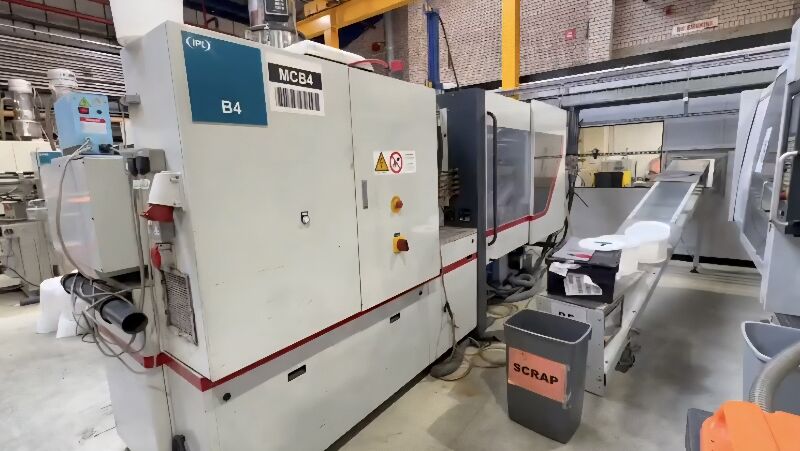 Used Negri Bossi  V130-390  injection moulding machine