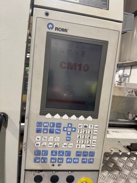 Used ROMI EN 370 injection moulding machine