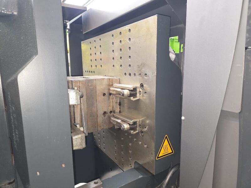 Used Engel Victory VC 500120 injection moulding machine