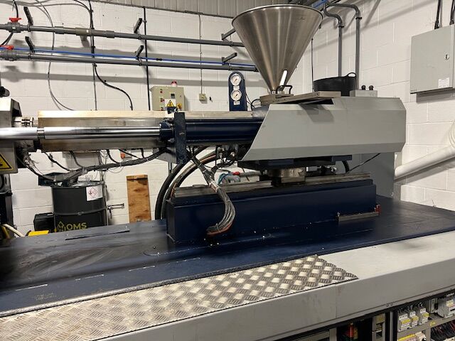 Used BATTENFELD TM 2700 1300 injection moulding machine