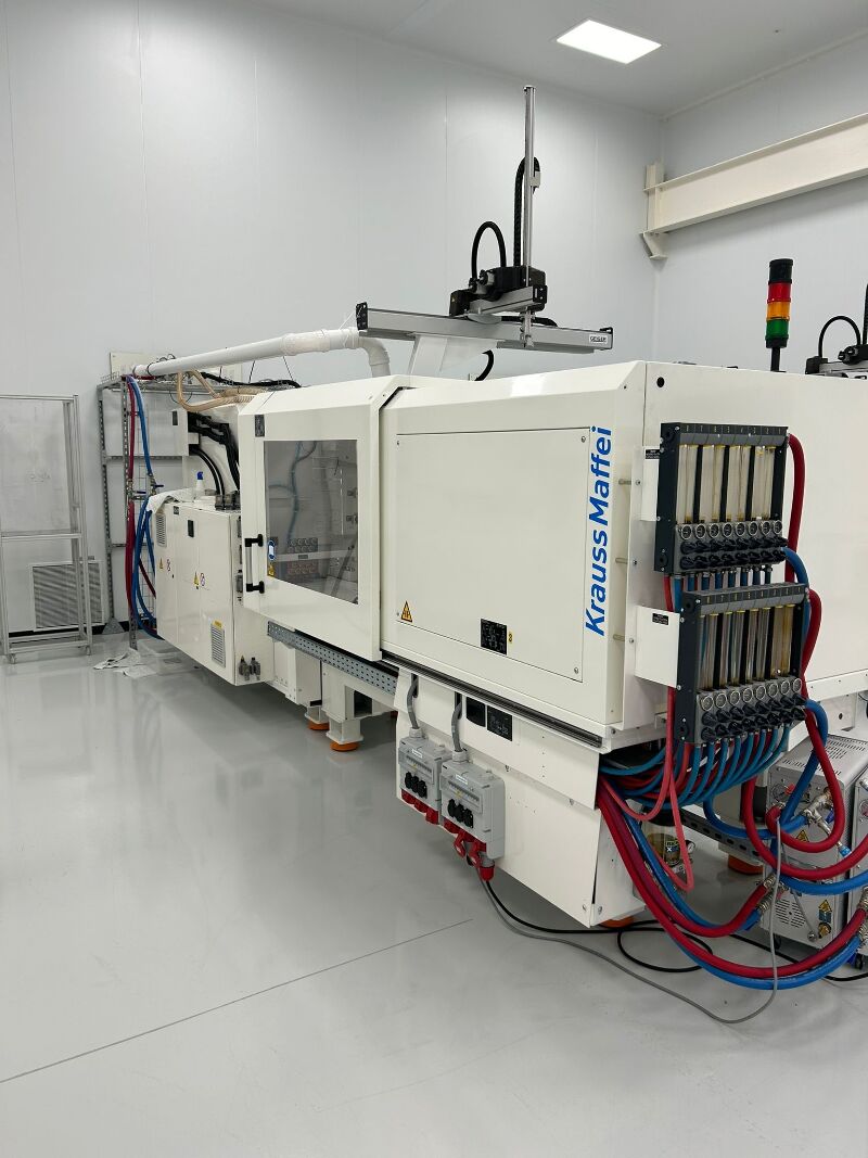 Used KRAUSS MAFFEI PX  160-750 injection moulding machine