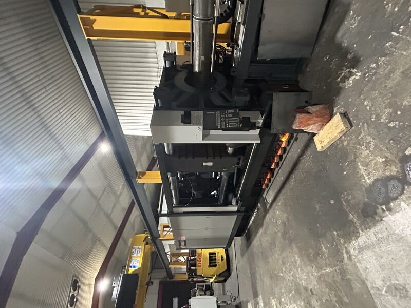 Used SANDRETTO MEGA TES 820  4170 injection moulding machine
