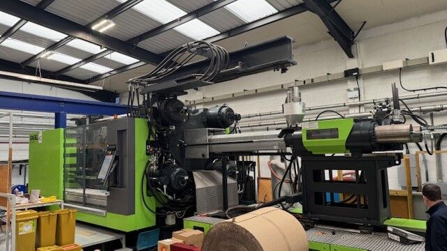 Used ENGEL DUO 4550 1100 injection moulding machine