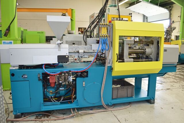 Used Boy 80M injection moulding machine
