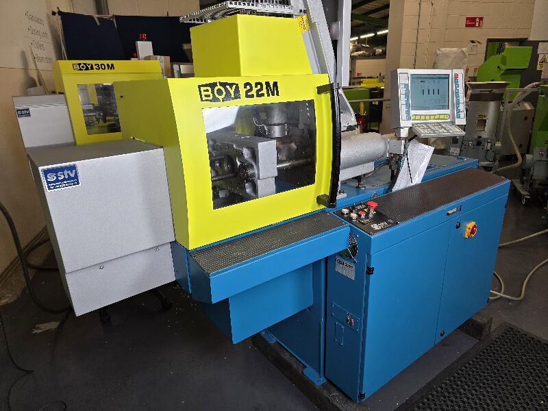 Used Boy 22MHV injection moulding machine