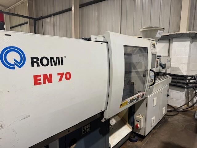 Used ROMI EN 370 injection moulding machine