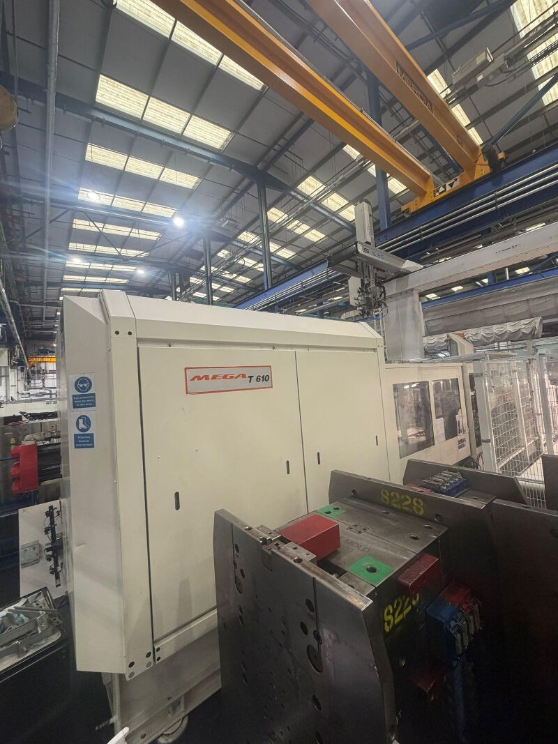 Used SANDRETTO MEGA T  4435  610 injection moulding machine
